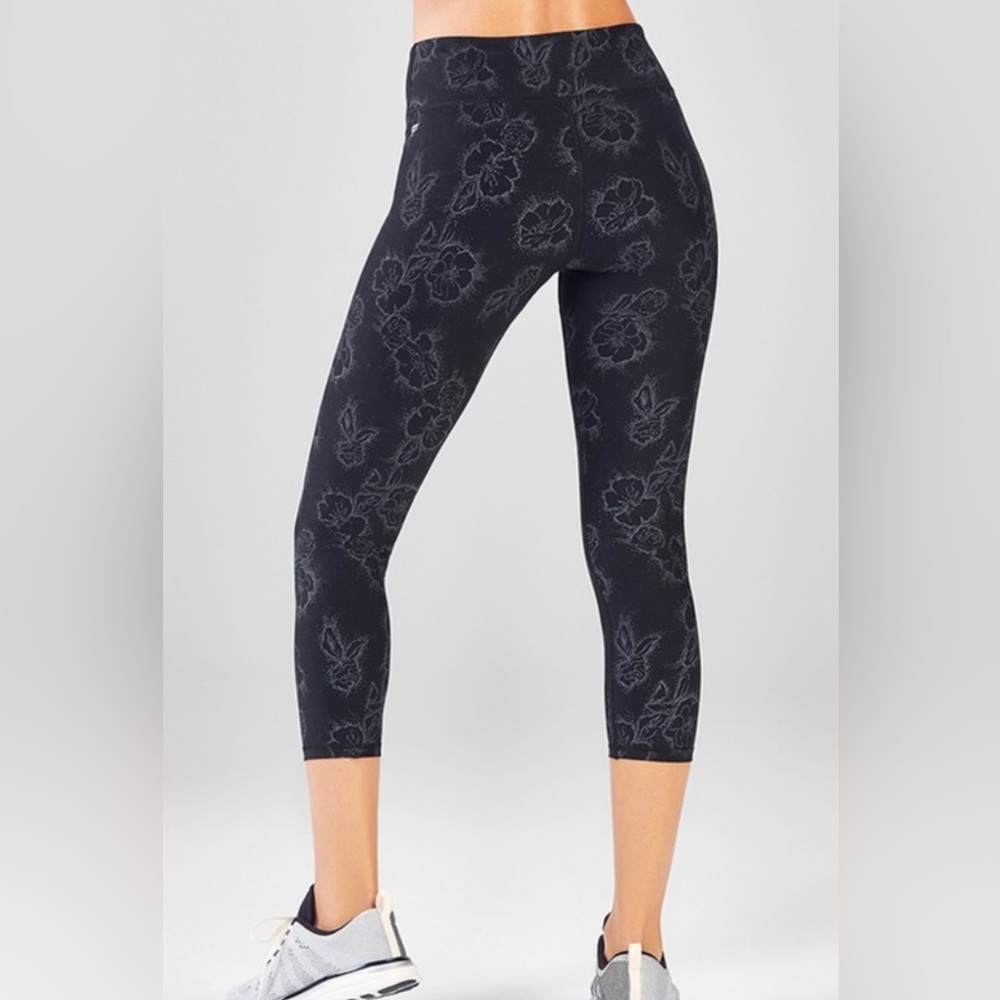 Fabletics NWT powerflex salar capri Size L